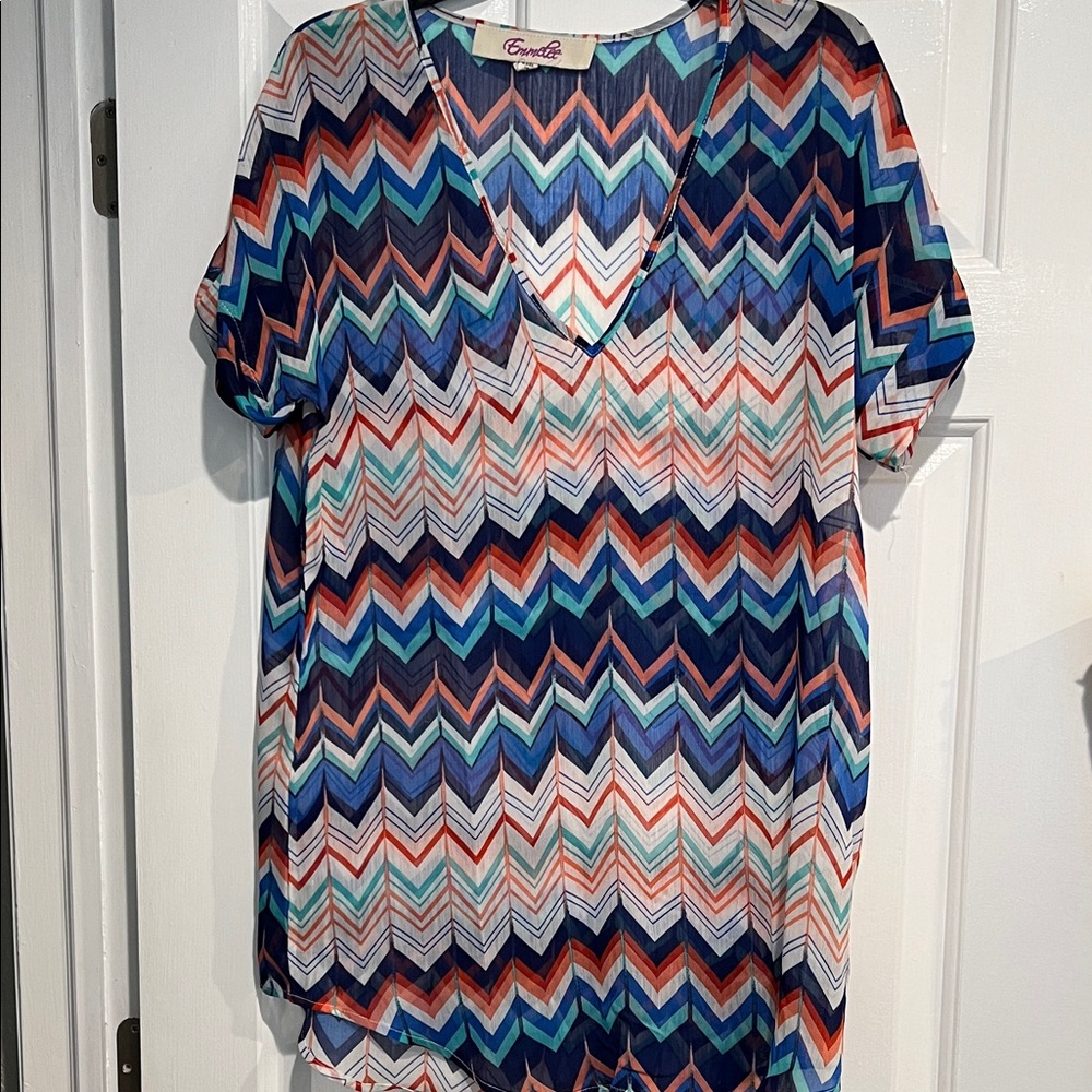 Emmelle Chevron V-Neck Top
